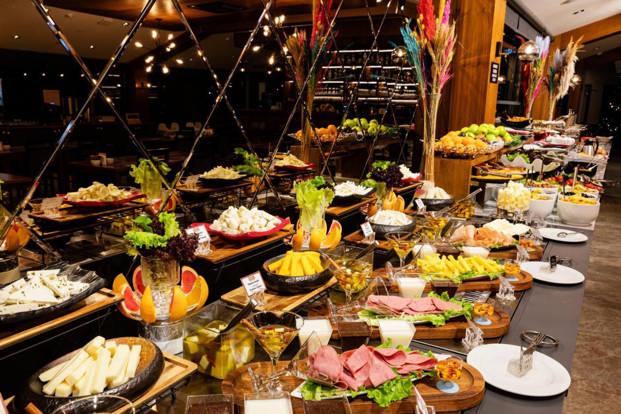 Demiray Hotel Old City イスタンブール エクステリア 写真 A buffet at a hotel