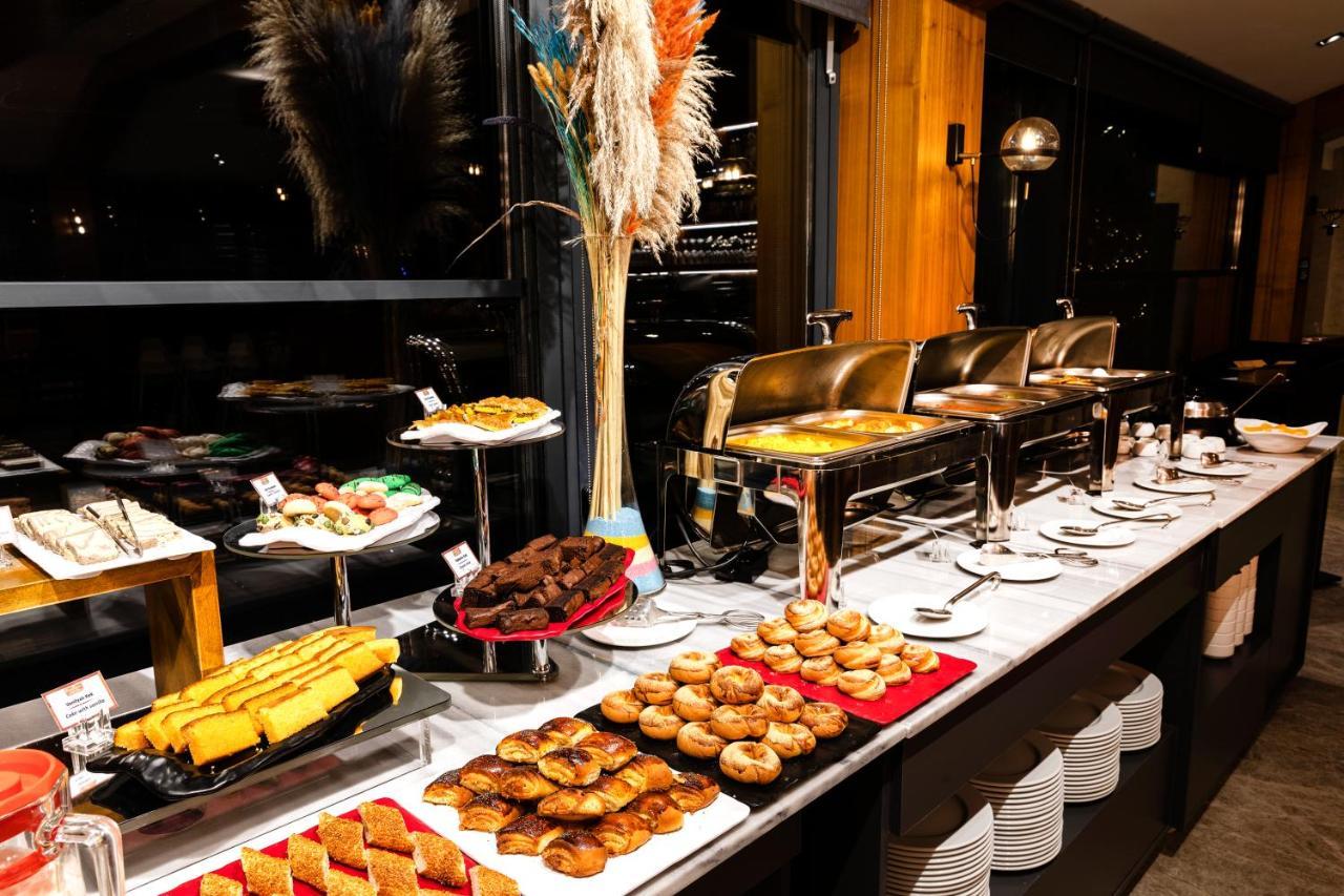 Demiray Hotel Old City イスタンブール エクステリア 写真 A buffet at a hotel