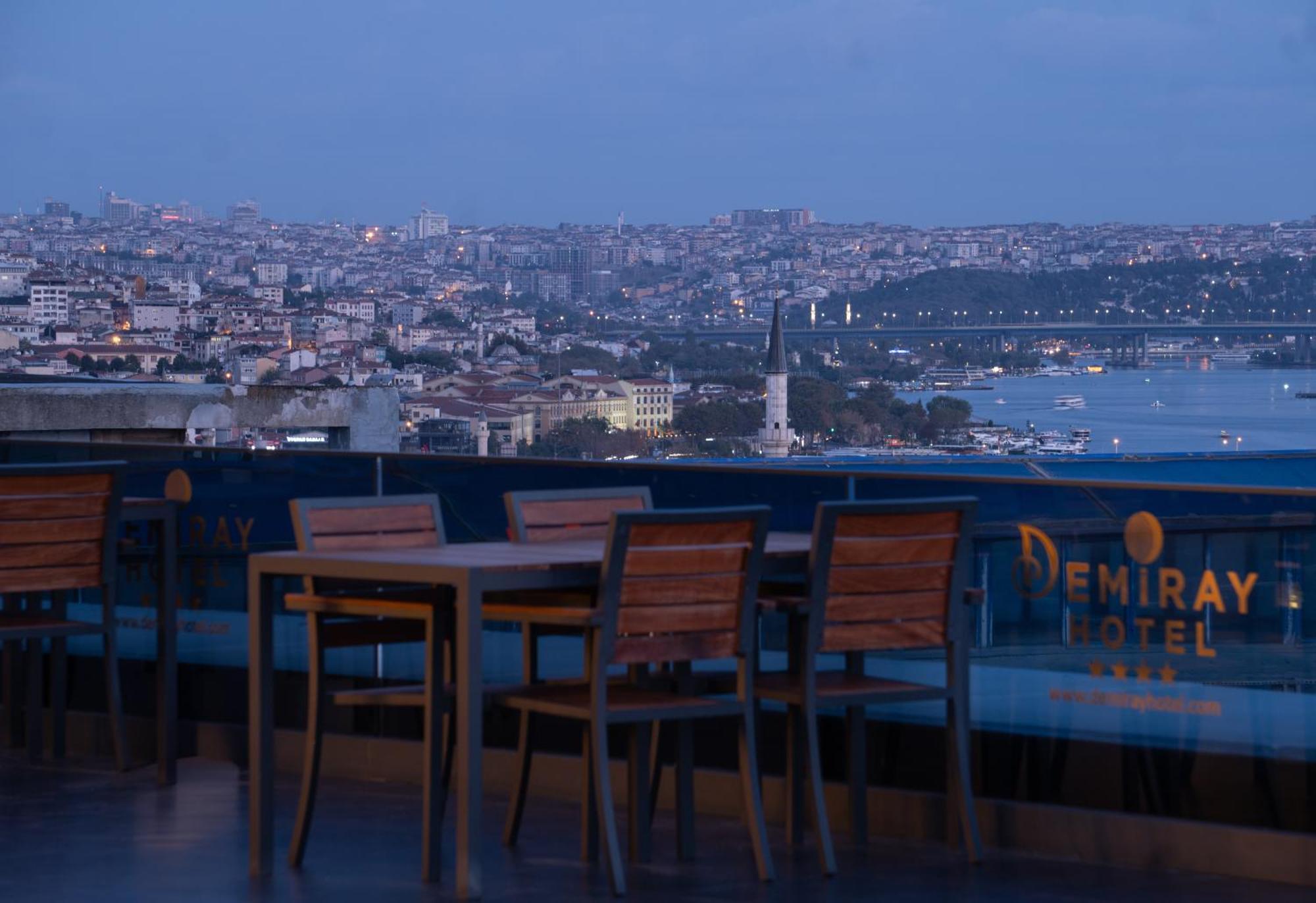 Demiray Hotel Old City イスタンブール エクステリア 写真 View from the rooftop