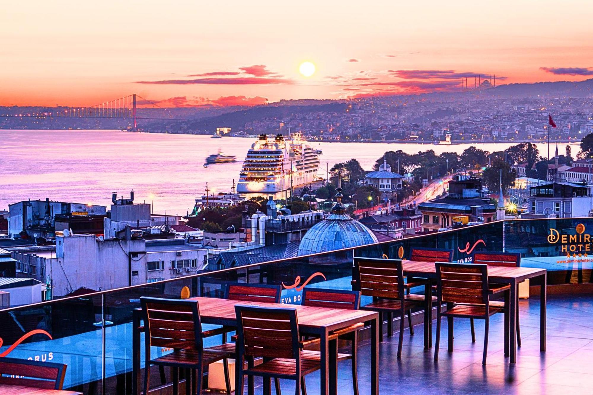 Demiray Hotel Old City イスタンブール エクステリア 写真 View from the rooftop